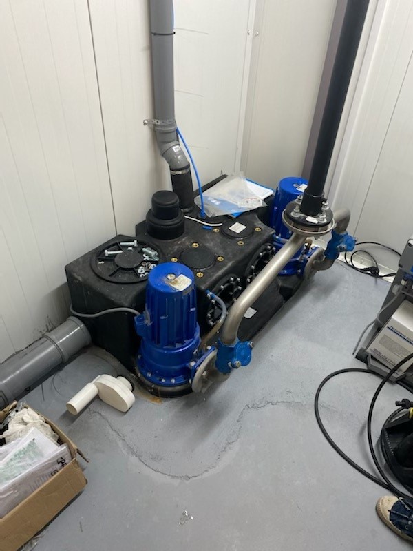 Монтаж Sanicubic 2 GR в заглублённой нише под стяжкой