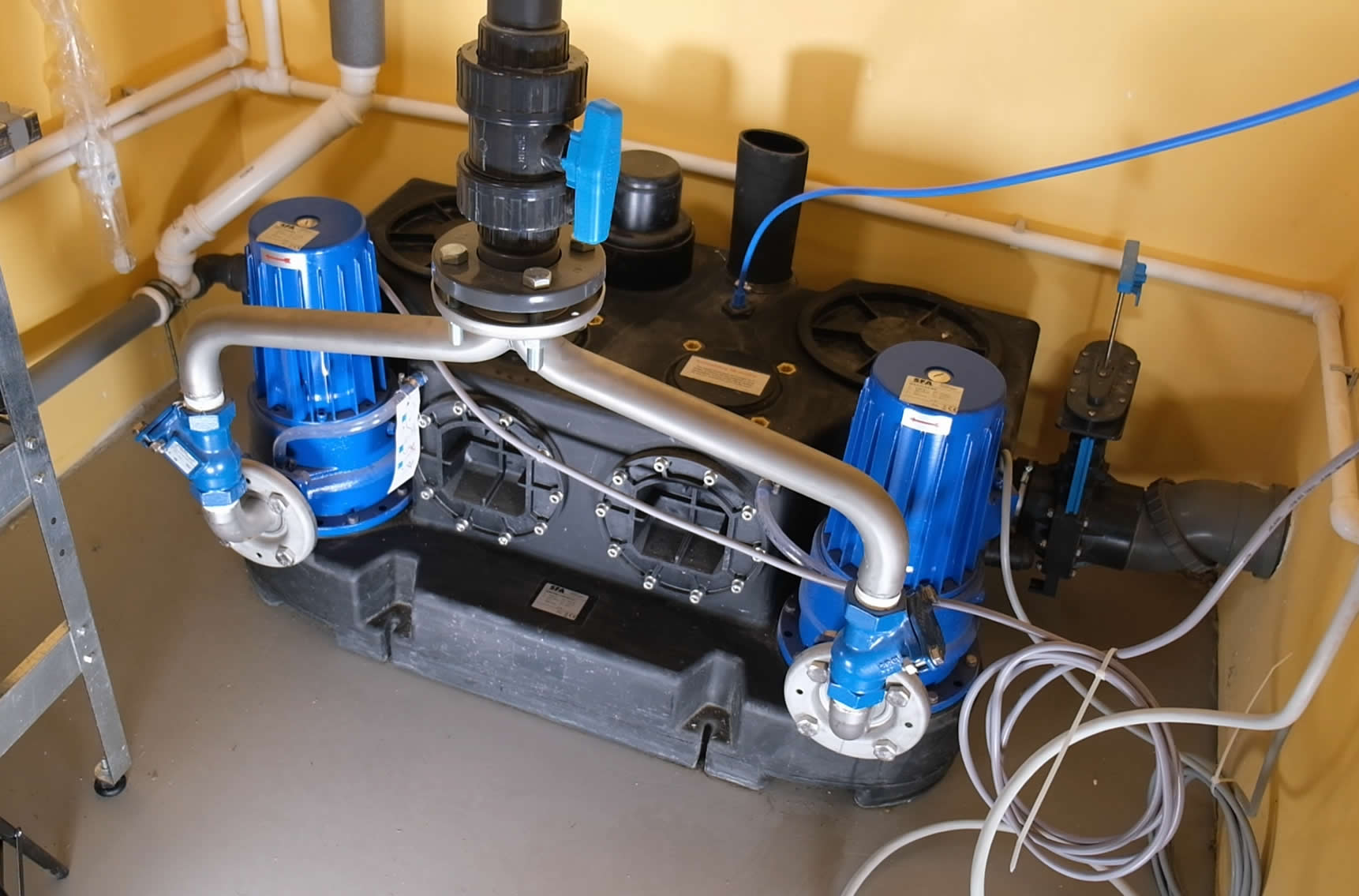 Насосная станция Sanicubic 2 GR в производственной зоне